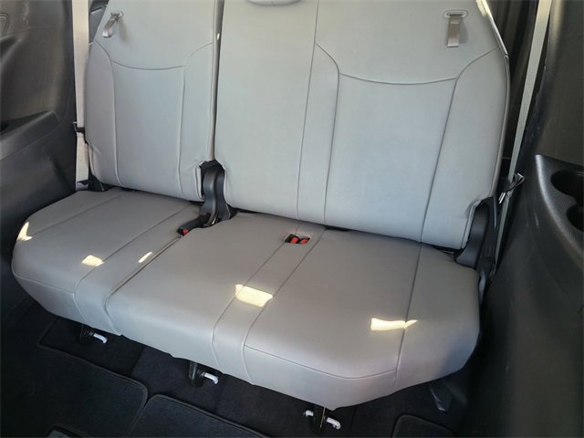 Used 2025 Toyota Sienna XLE image 21