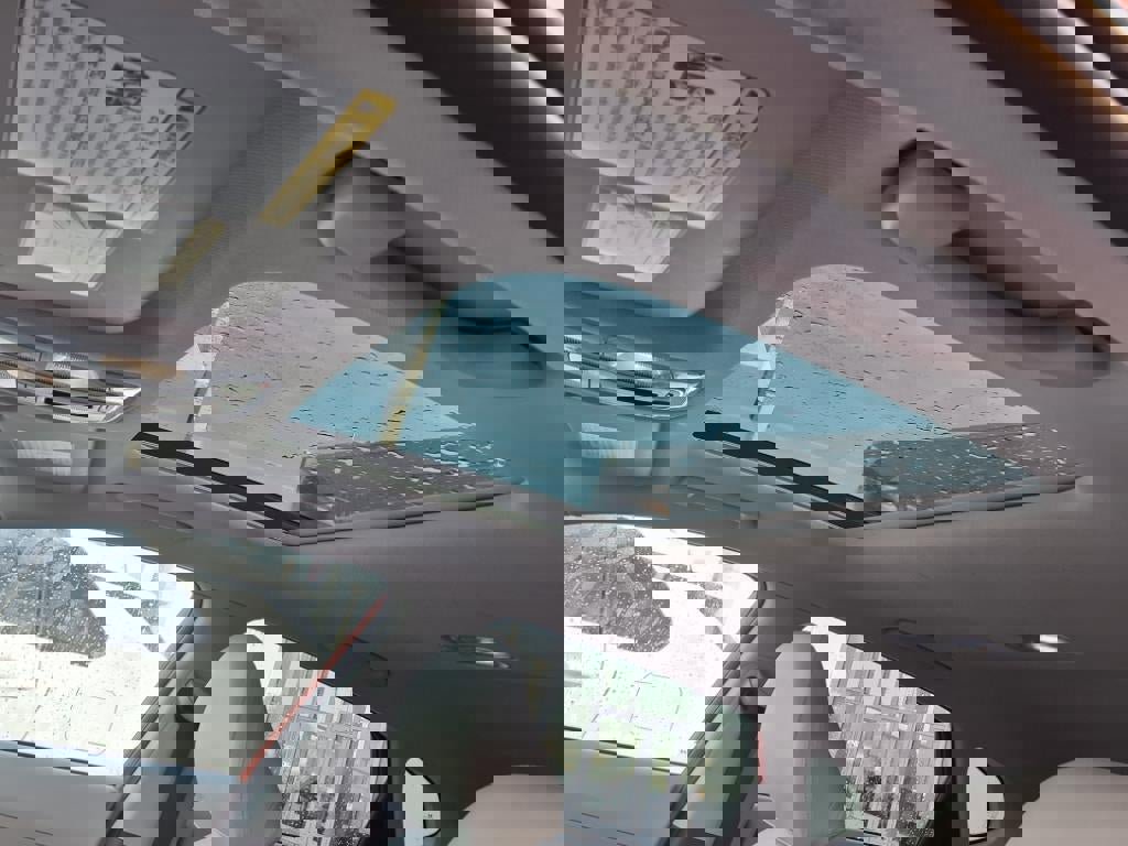 Used 2024 Hyundai Kona Limited image 18