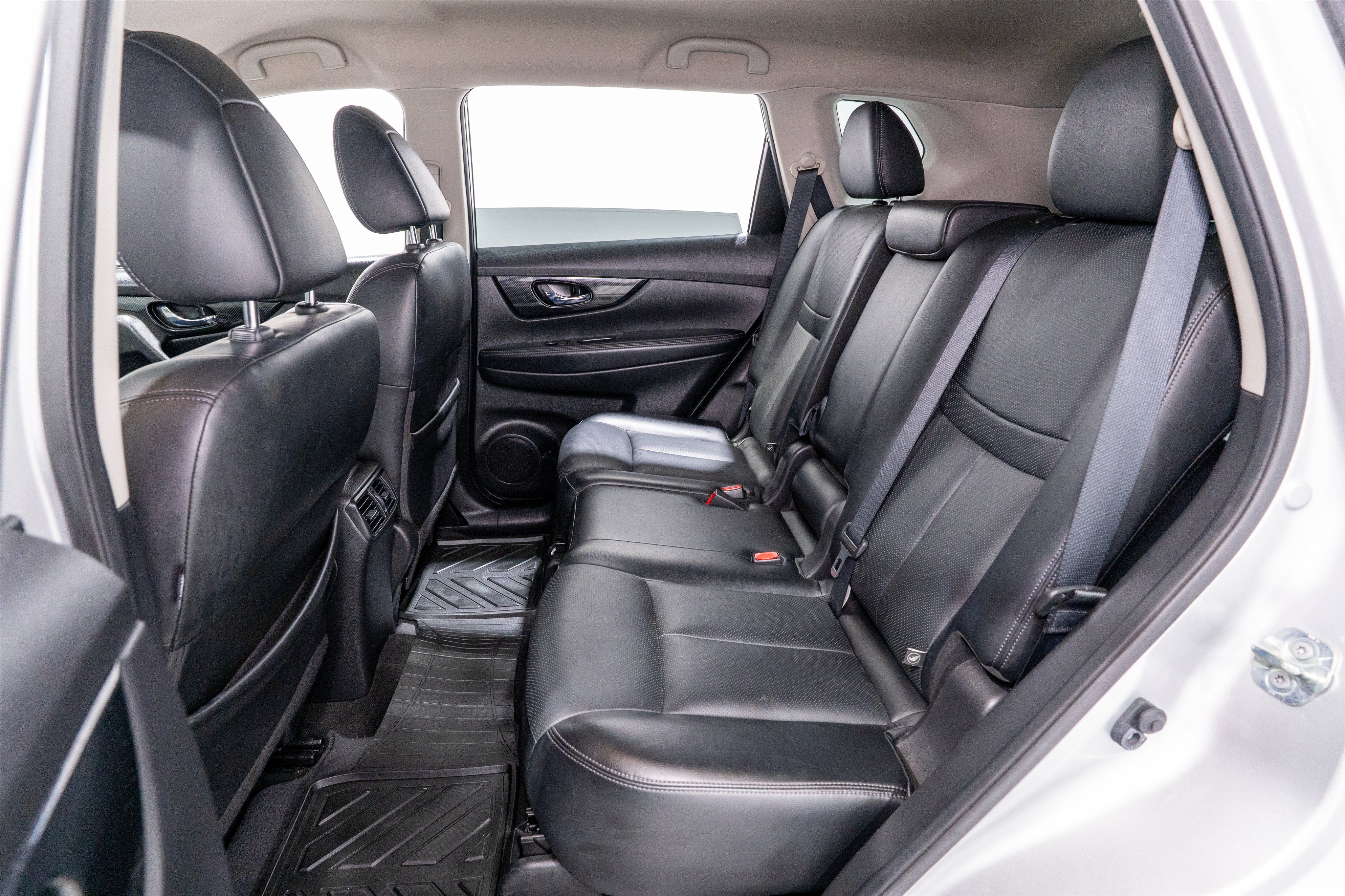 Used 2018 Nissan Rogue SL FWD image 31