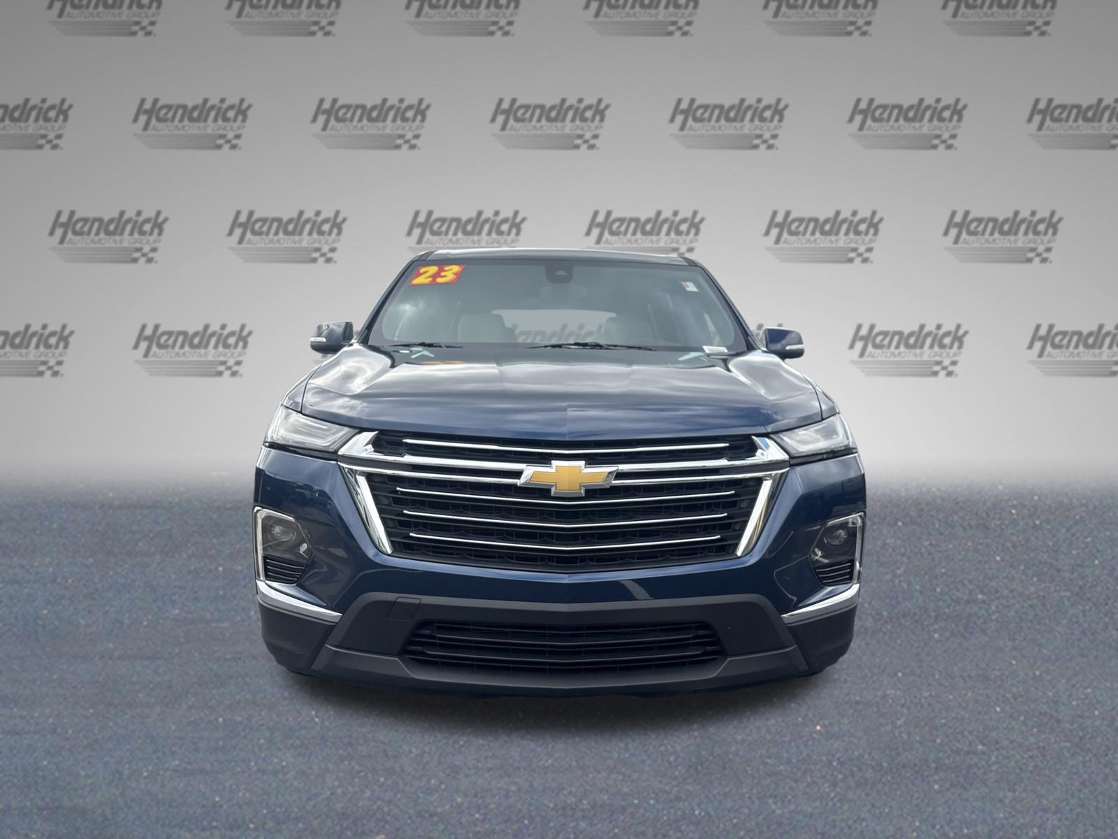 Used 2023 Chevrolet Traverse LT FWD image 3