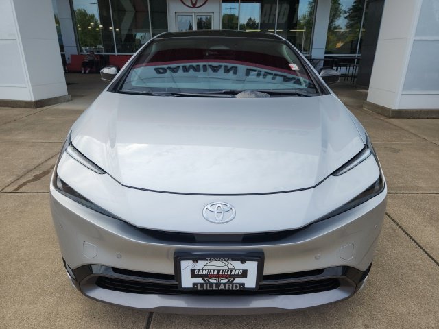 Used 2024 Toyota Prius XLE AWD/4WD image 9