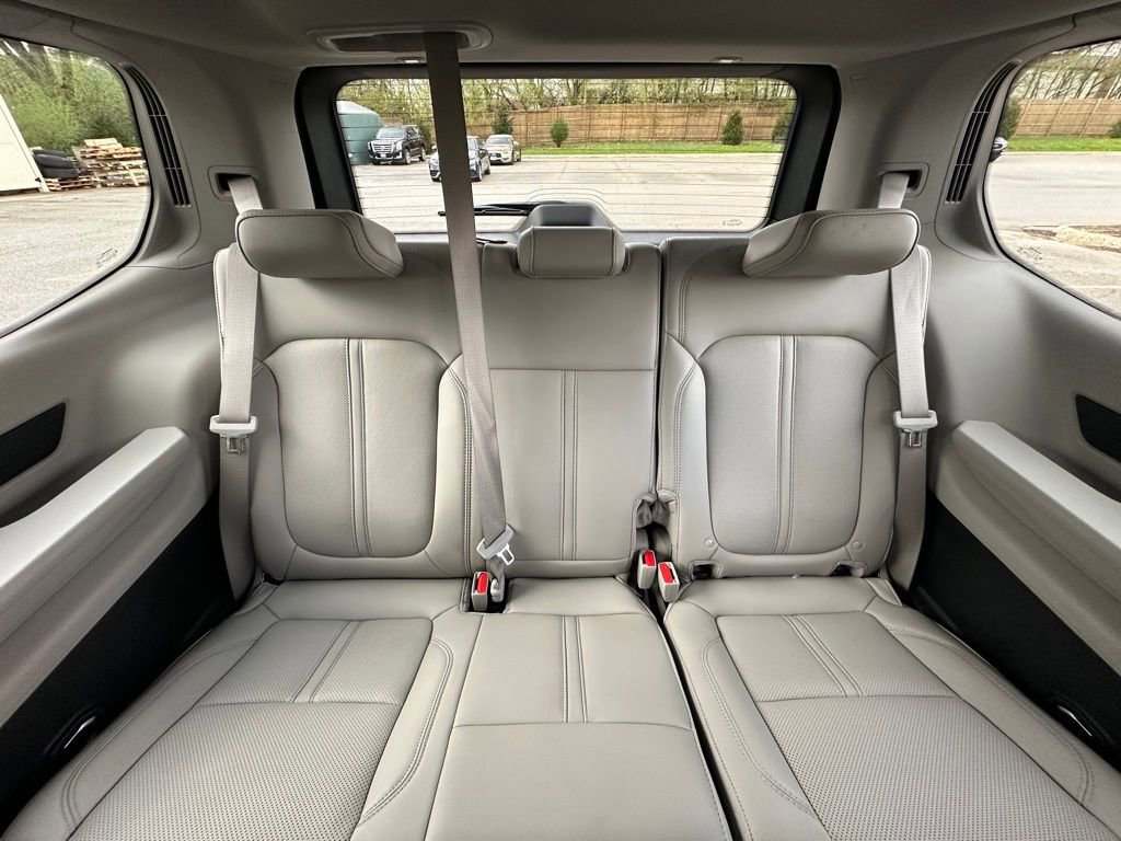 Used 2024 Jeep Wagoneer 4WD image 21