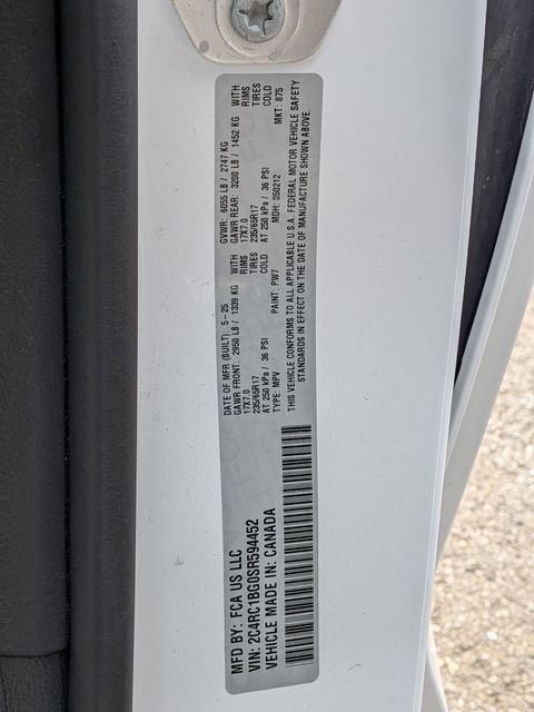 Certified 2025 Chrysler Pacifica Select image 32