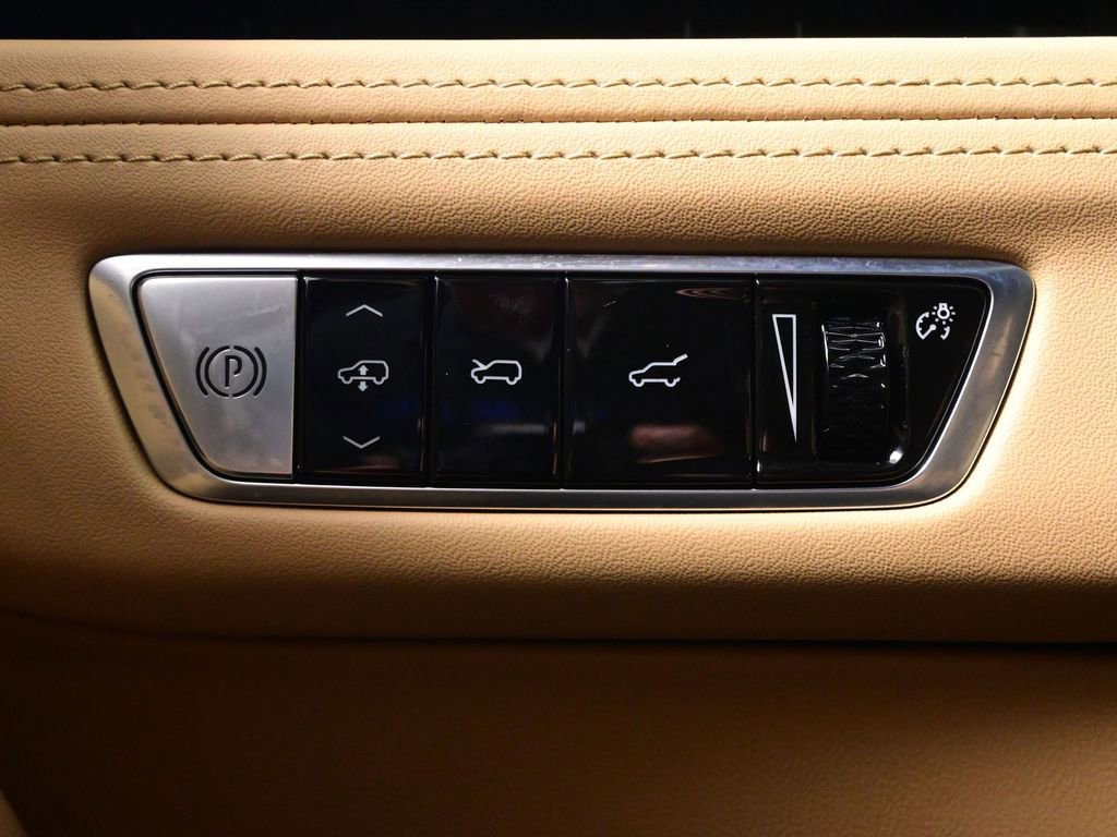 Used 2025 Cadillac Escalade IQ Sport 2 image 23