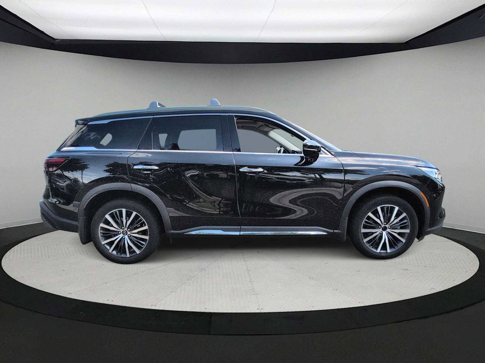 Used 2024 INFINITI QX60 Sensory w/ Vision Package AWD/4WD image 9