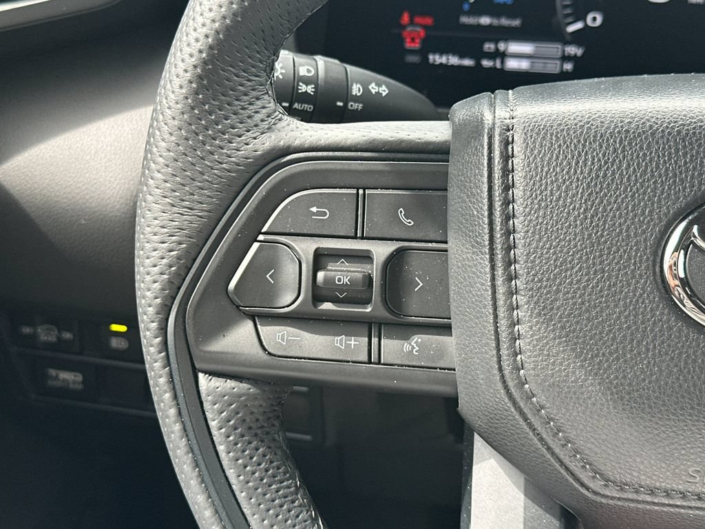 Used 2025 Toyota Sequoia TRD Pro AWD/4WD image 25