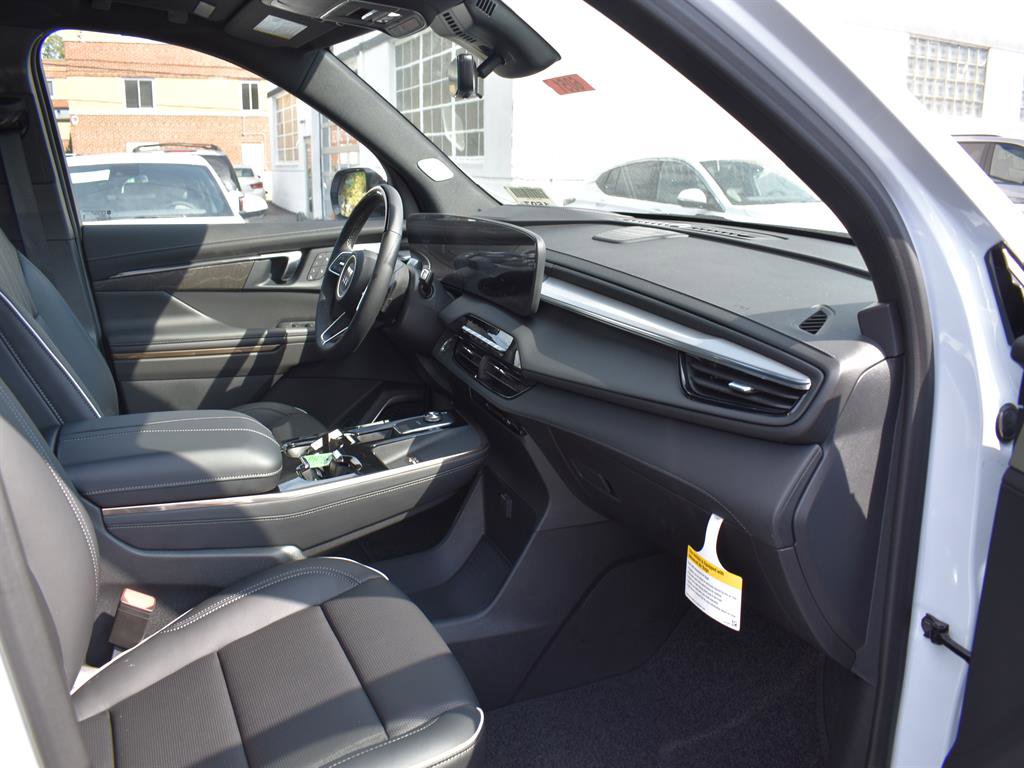 New 2026 Buick Enclave Avenir w/ Super Cruise Package image 5