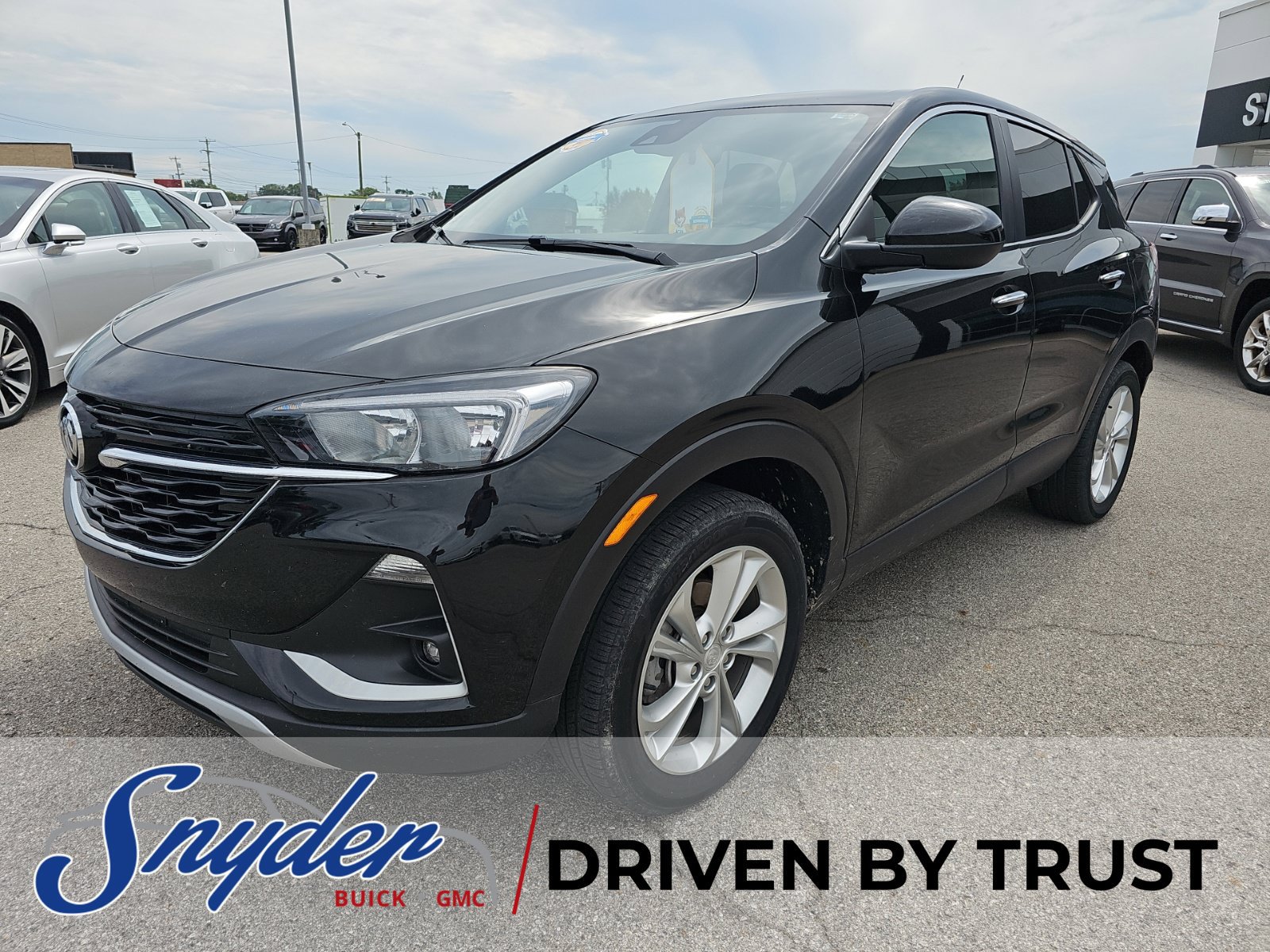 Used 2023 Buick Encore GX Preferred w/ Cold Weather Comfort Package AWD/4WD image 3