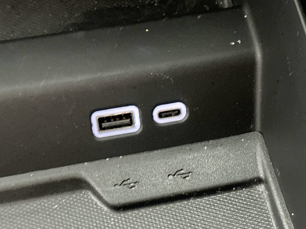 Used 2026 Chevrolet Tahoe Z71 w/ Comfort Package AWD/4WD image 34