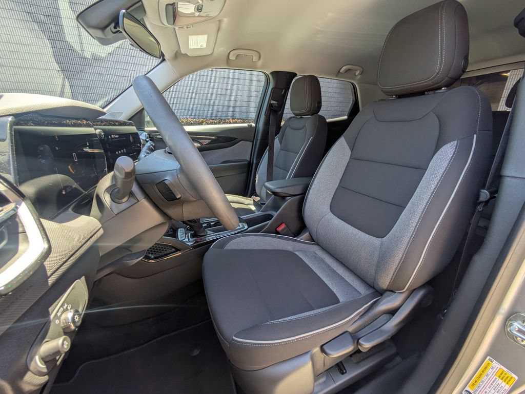 Used 2025 Chevrolet TrailBlazer LT AWD/4WD image 24
