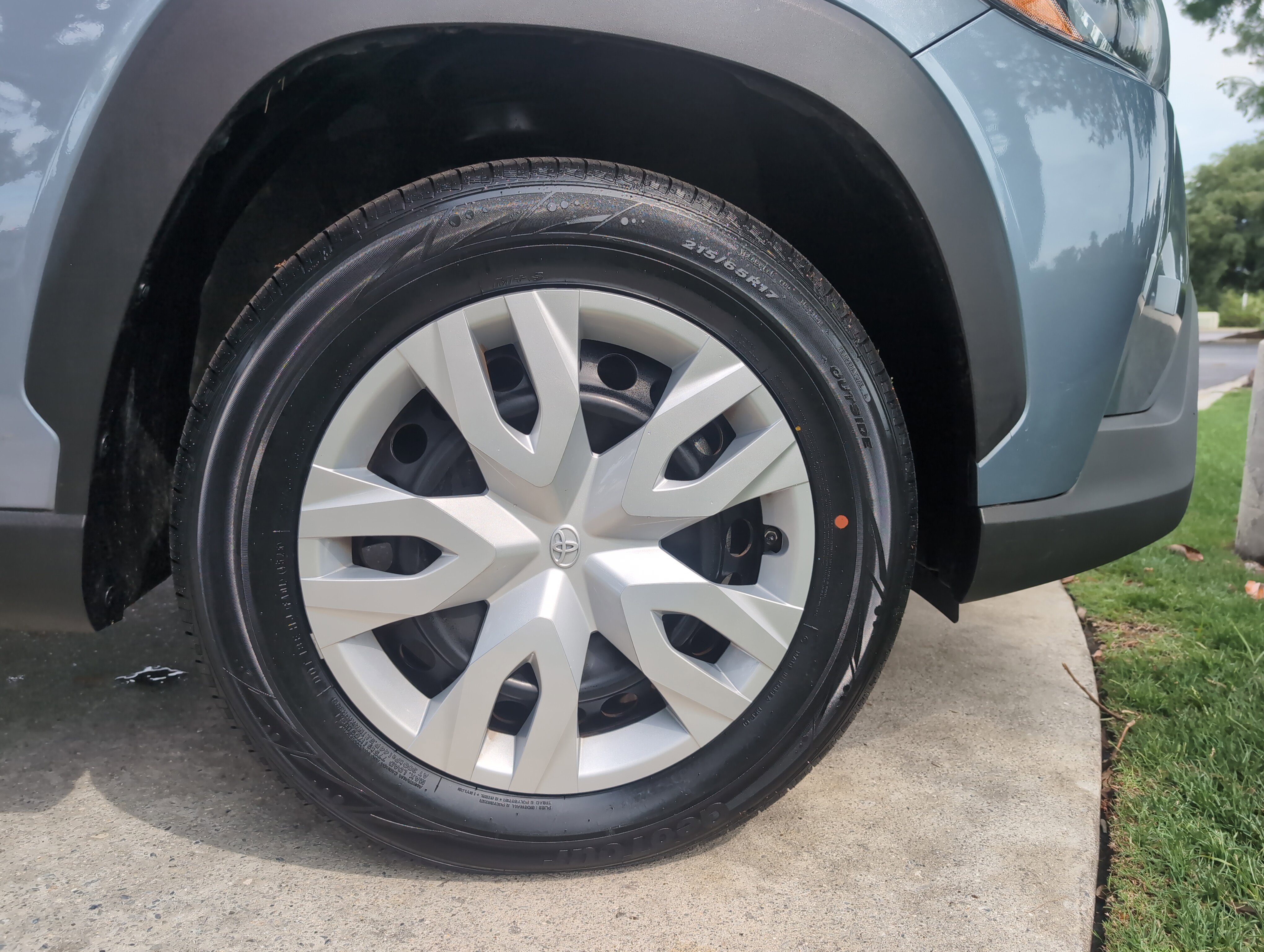 Certified 2022 Toyota Corolla Cross L FWD image 13