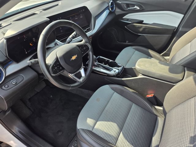 Used 2025 Chevrolet Trax LT w/ LT Convenience Package FWD image 18