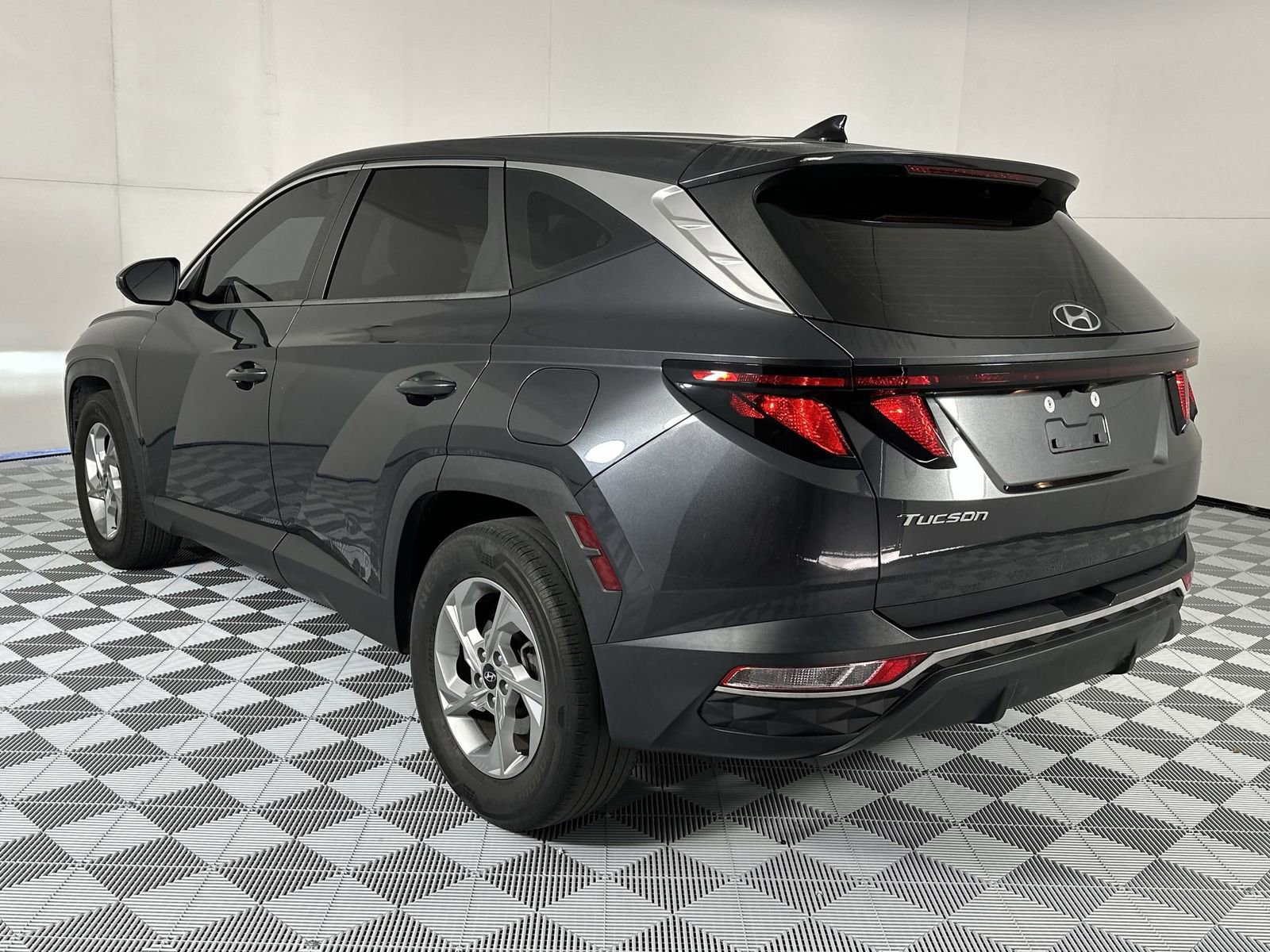 Used 2022 Hyundai Tucson SE image 6