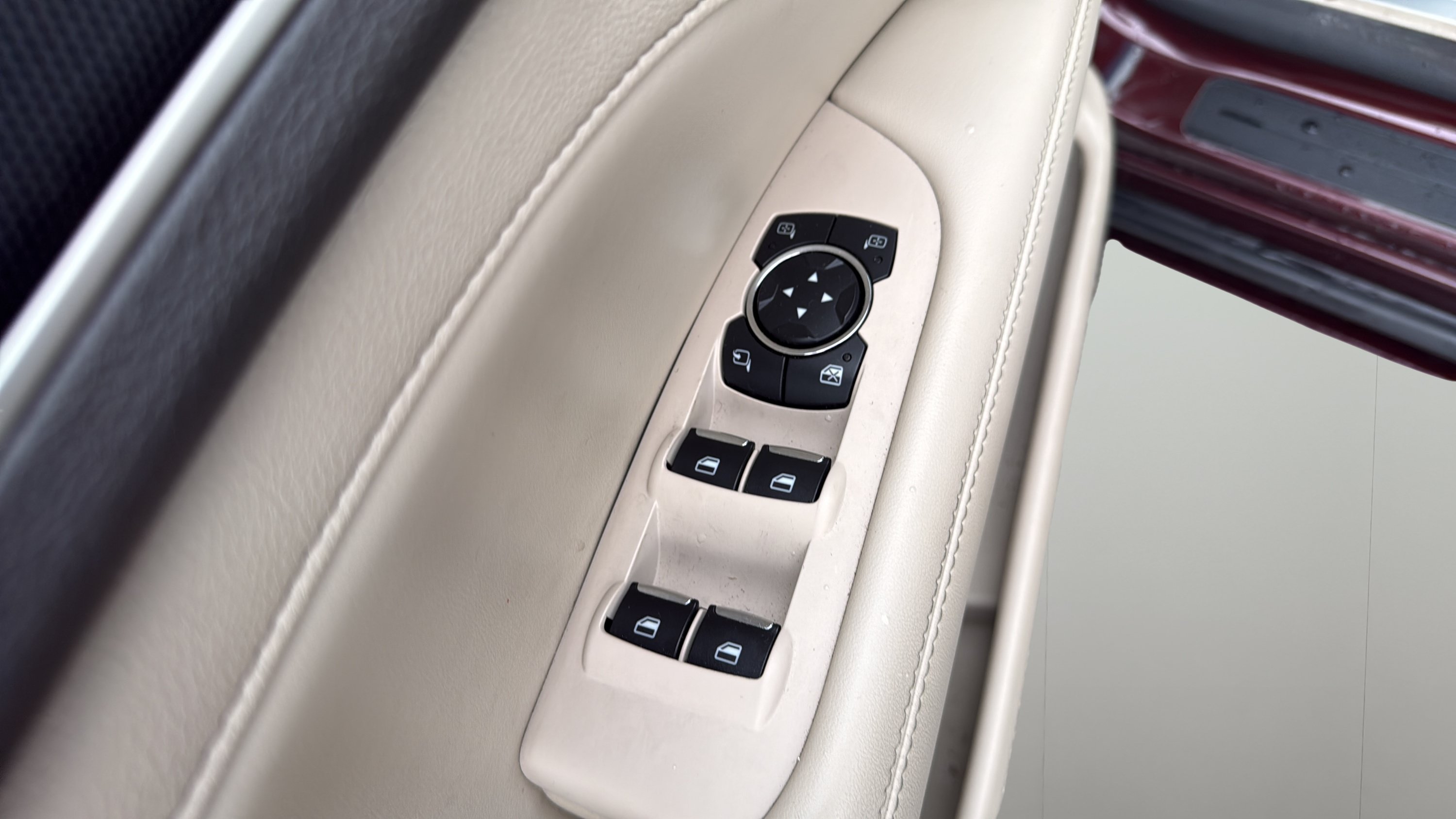 Used 2017 Lincoln MKZ Reserve FWD image 11