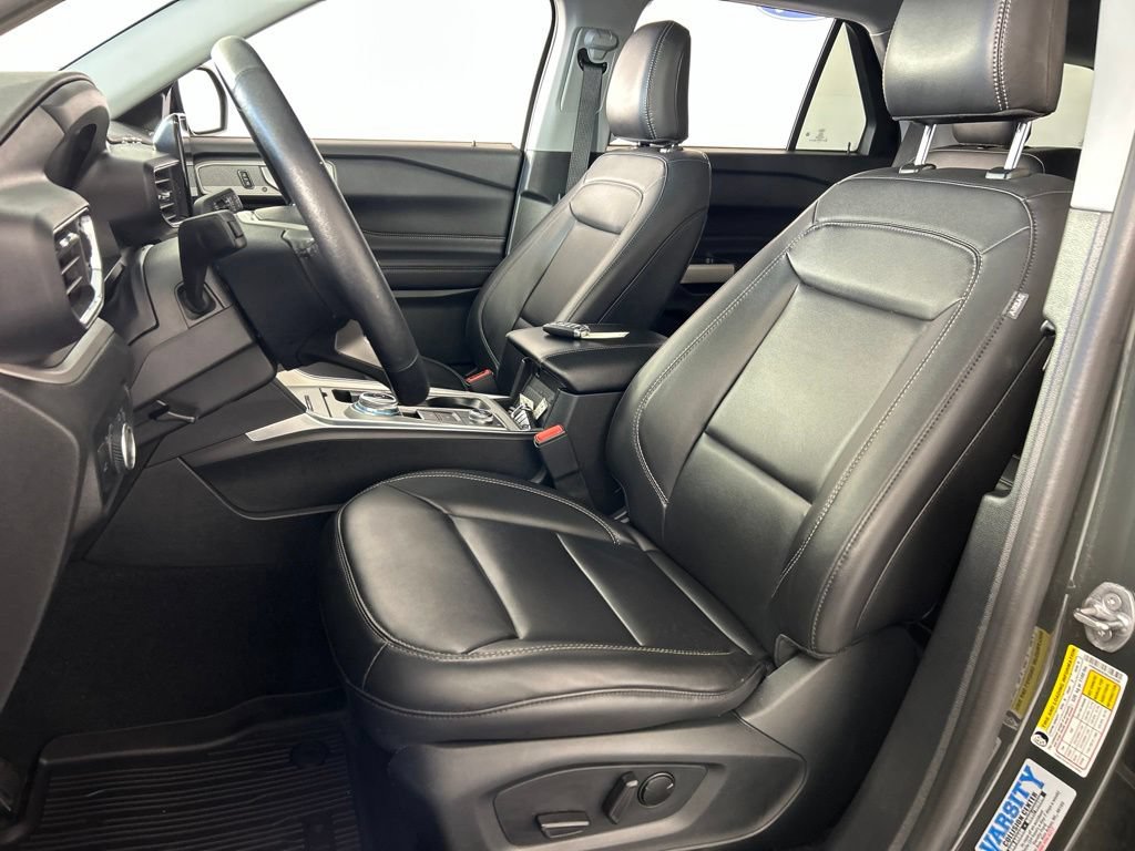 Used 2024 Ford Explorer XLT w/ Equipment Group 202A AWD/4WD image 16