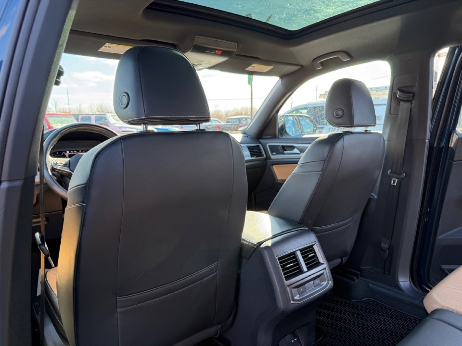 Used 2022 Volkswagen Atlas Cross Sport SEL Premium R-Line image 18