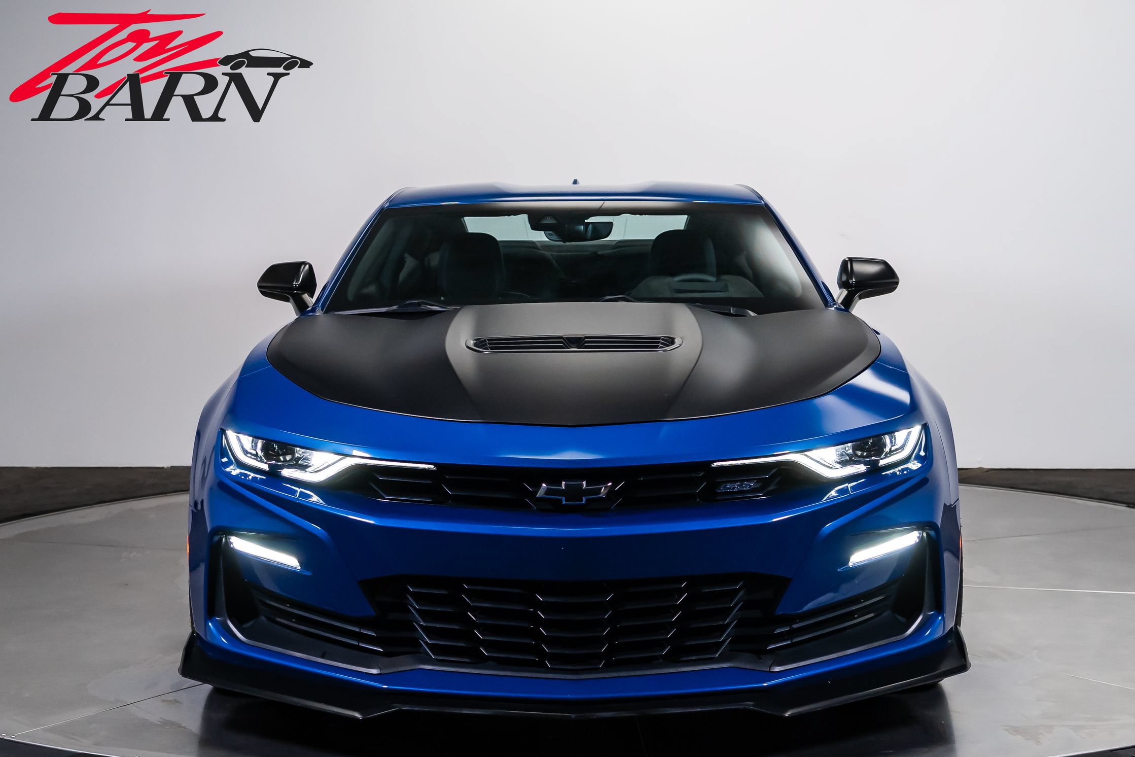 Used 2021 Chevrolet Camaro SS RWD image 8