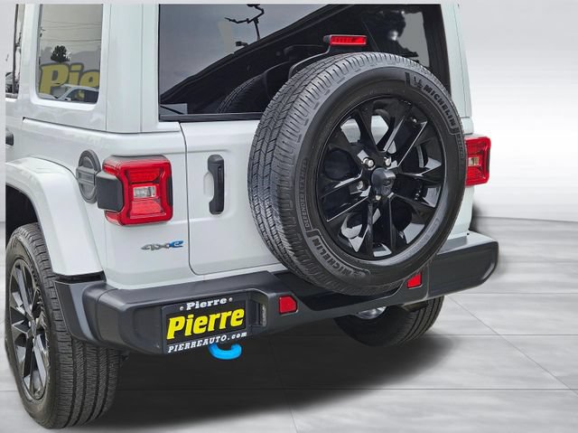 Used 2024 Jeep Wrangler Unlimited Sahara AWD/4WD image 13