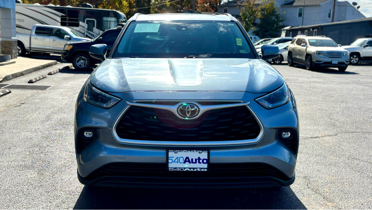 Used 2021 Toyota Highlander XLE image 2
