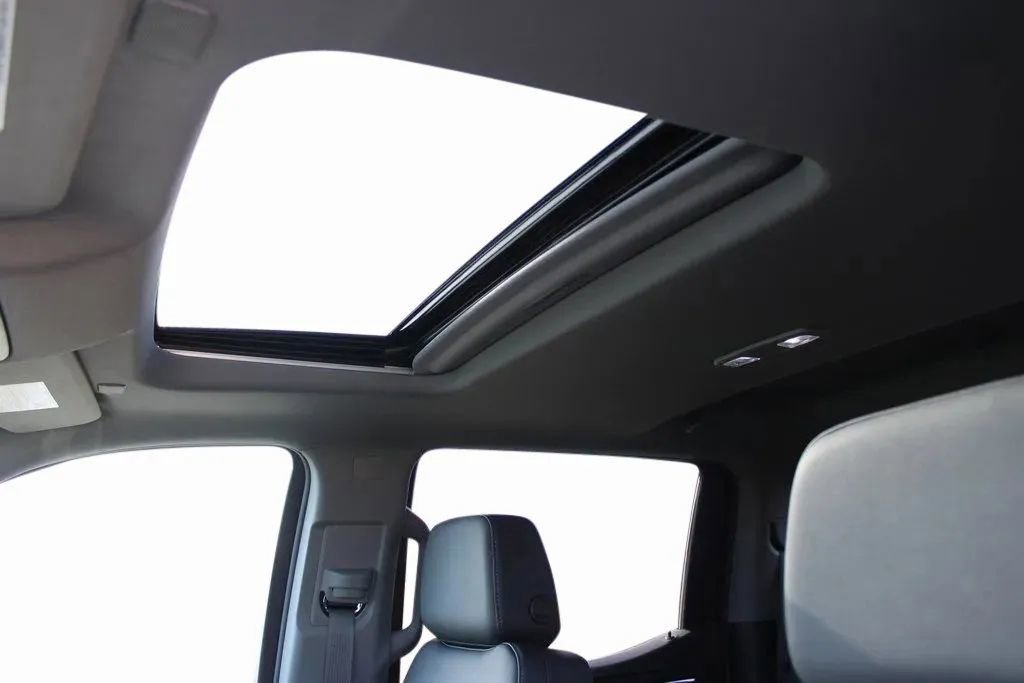 New 2026 GMC Sierra 1500 SLT image 31