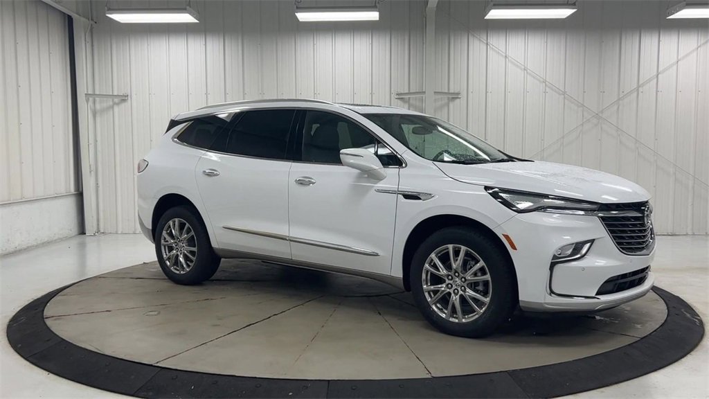 Used 2023 Buick Enclave Essence w/ Experience Buick Package image 2