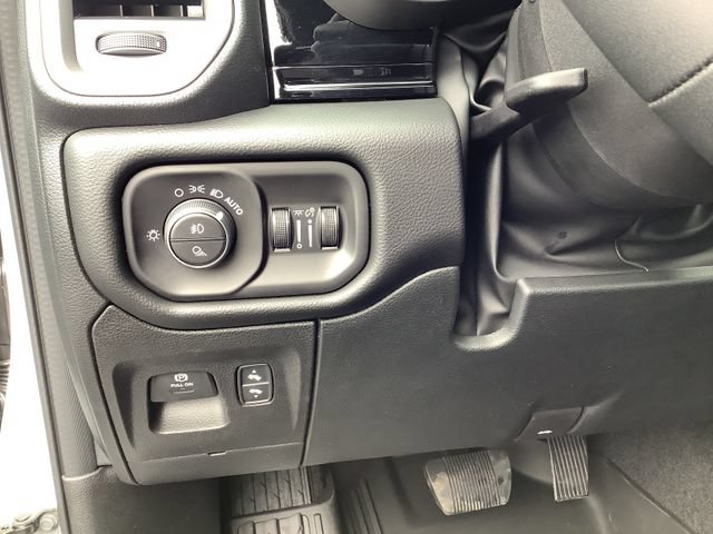 New 2026 RAM 1500 Laramie AWD/4WD image 15