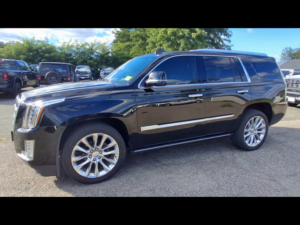 Used 2017 Cadillac Escalade Premium Luxury AWD/4WD image 4