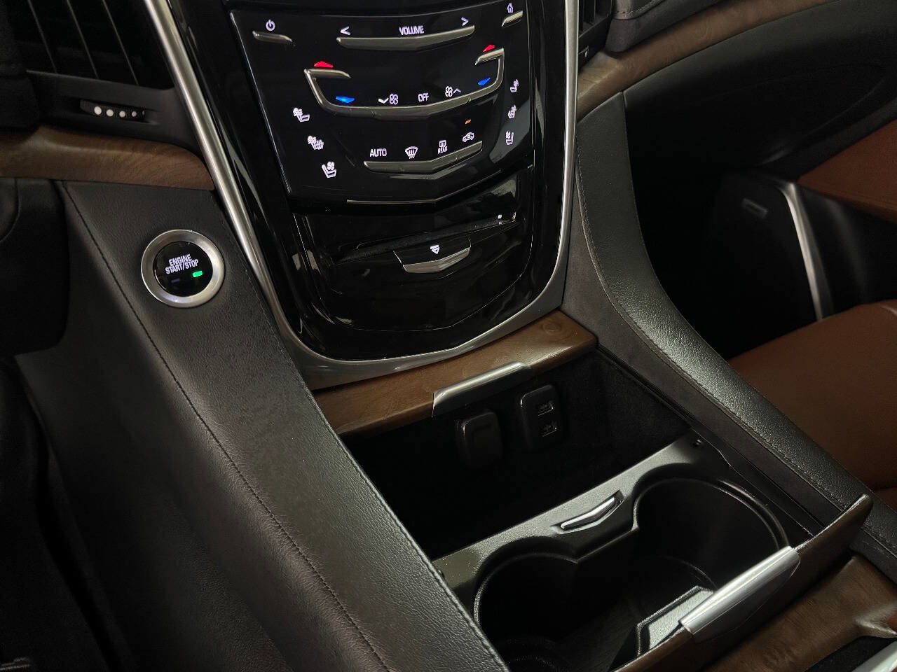 Used 2020 Cadillac Escalade Premium Luxury AWD/4WD image 51