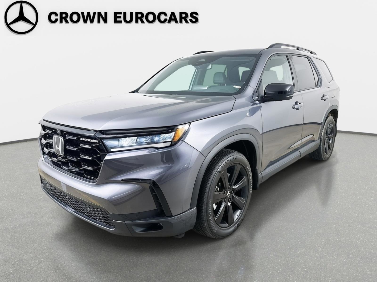 Used 2025 Honda Pilot Black Edition image 1