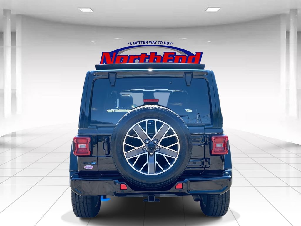 Used 2022 Jeep Wrangler Unlimited Sahara image 5