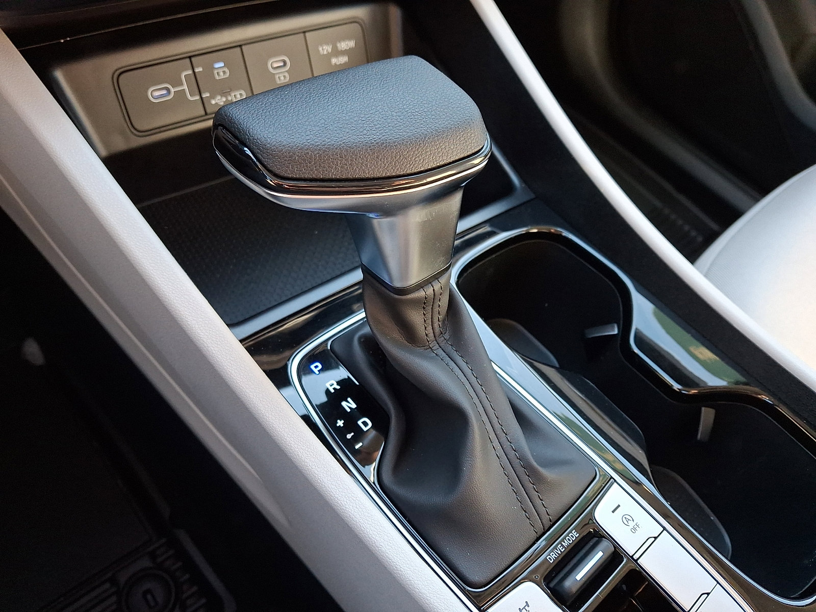 Certified 2025 Hyundai Tucson SE image 14