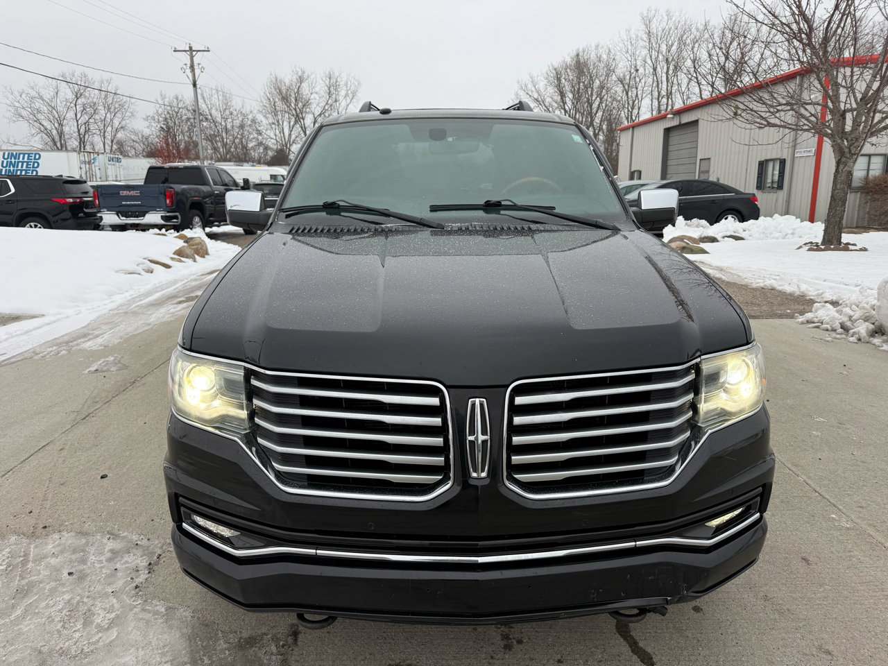 Used 2016 Lincoln Navigator Select image 2