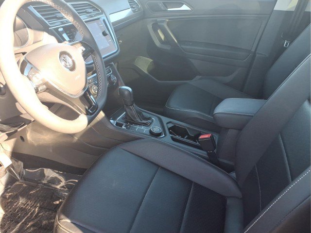 Certified 2021 Volkswagen Tiguan SE w/ Panoramic Sunroof Package image 14