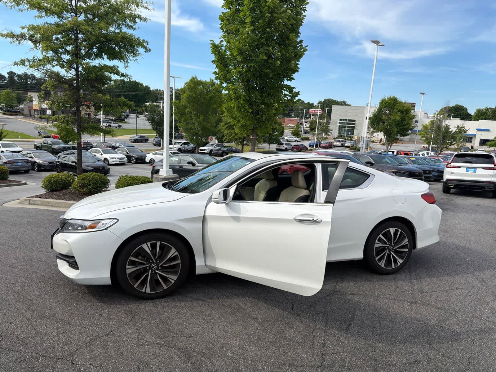 Used 2016 Honda Accord EX-L image 16
