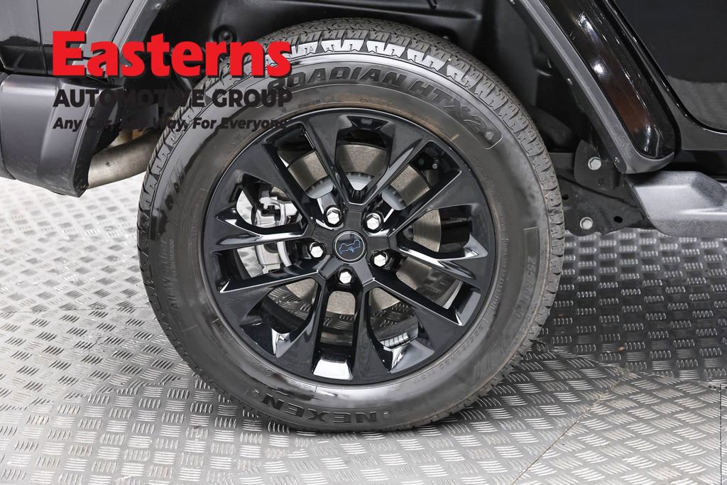 Used 2025 Jeep Wrangler Unlimited Sahara AWD/4WD image 27