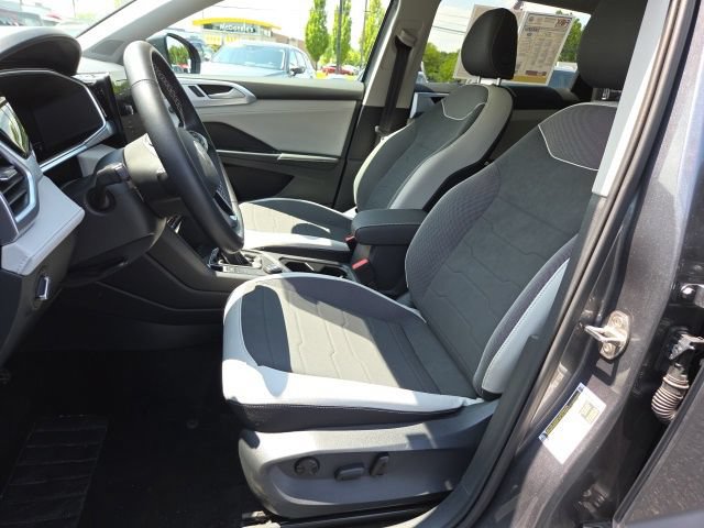 Used 2026 Volkswagen Taos SE w/ Panoramic Sunroof Package AWD/4WD image 10