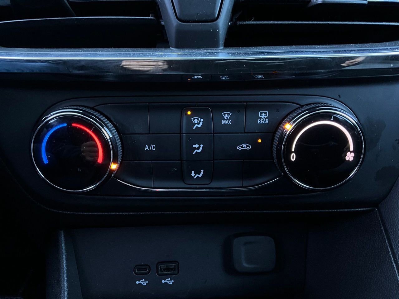 Used 2025 Buick Encore GX Preferred image 26