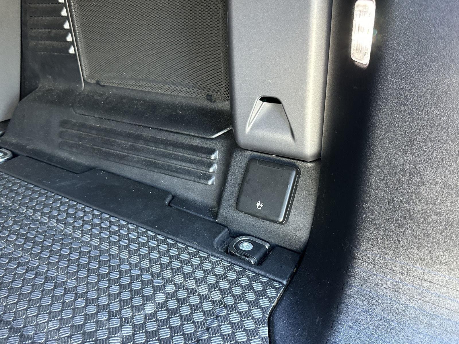 Used 2023 Land Rover Defender 110 Carpathian Edition AWD/4WD image 47