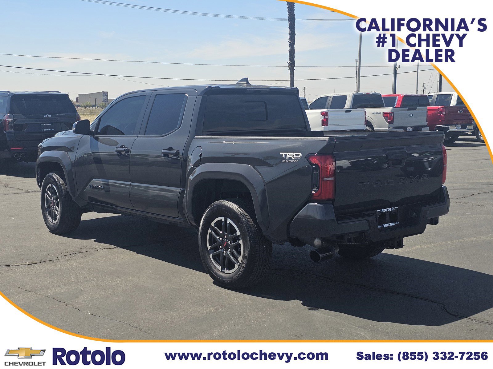 Used 2025 Toyota Tacoma TRD Sport w/ TRD Sport Upgrade Package image 5