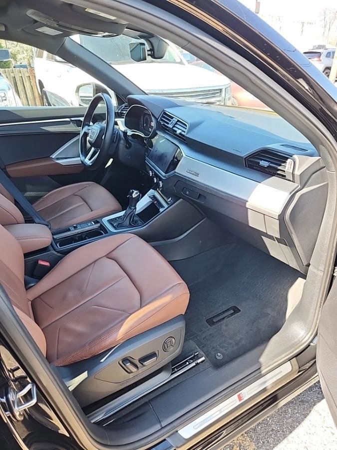 Used 2021 Audi Q3 2.0T Premium w/ Convenience Package AWD/4WD image 9