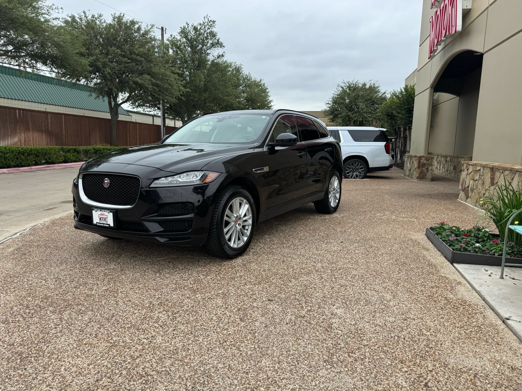 Used 2017 Jaguar F-PACE Prestige AWD/4WD image 11