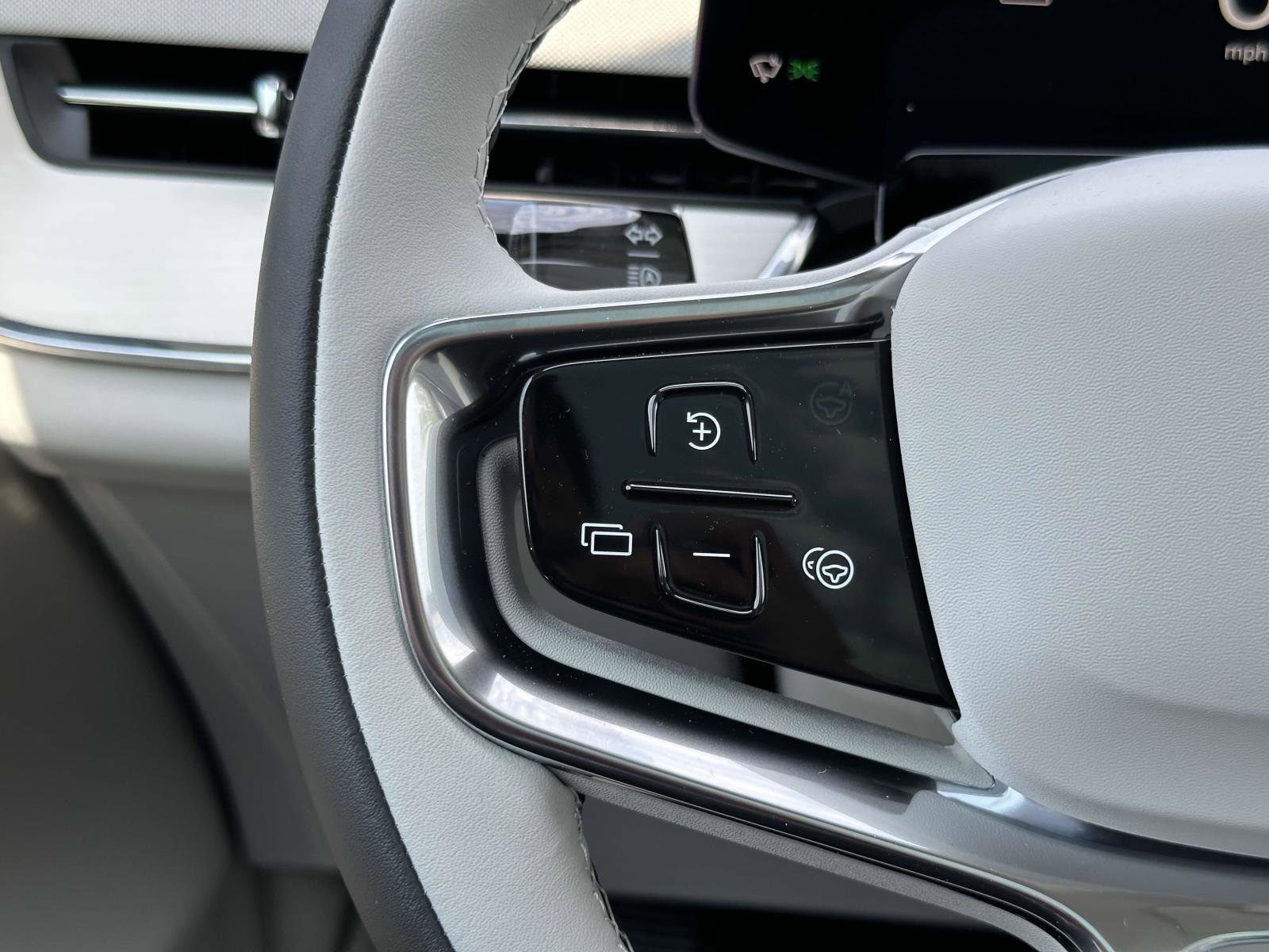 New 2025 Volvo EX90 Plus AWD/4WD image 8