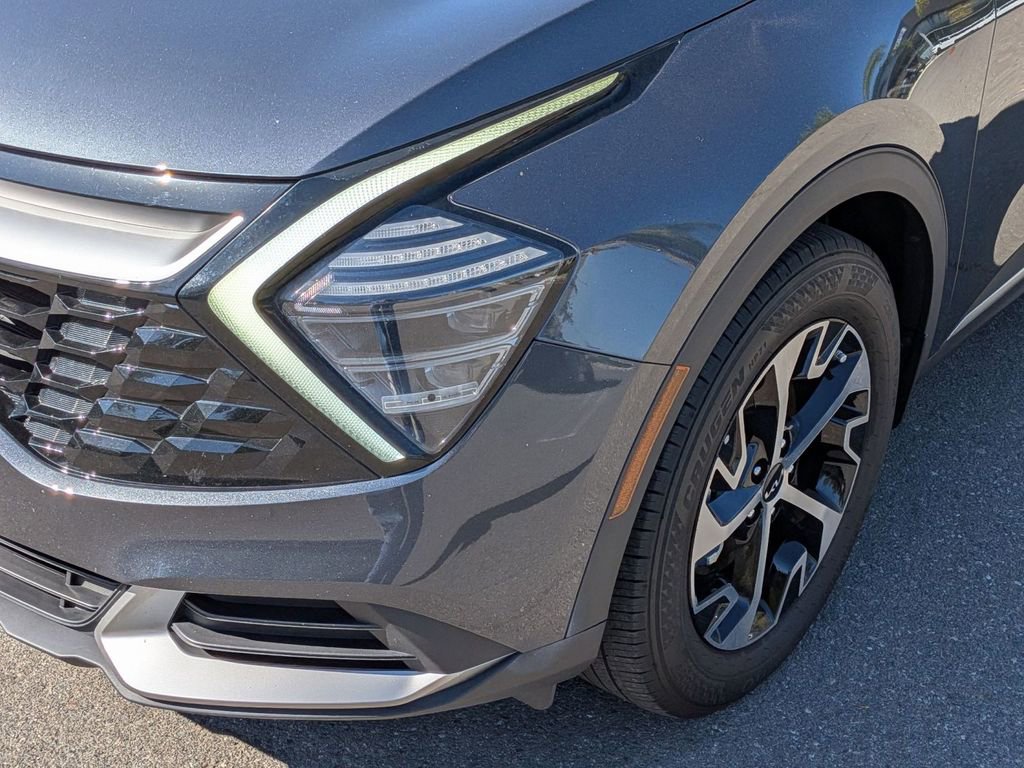 Used 2024 Kia Sportage EX image 10