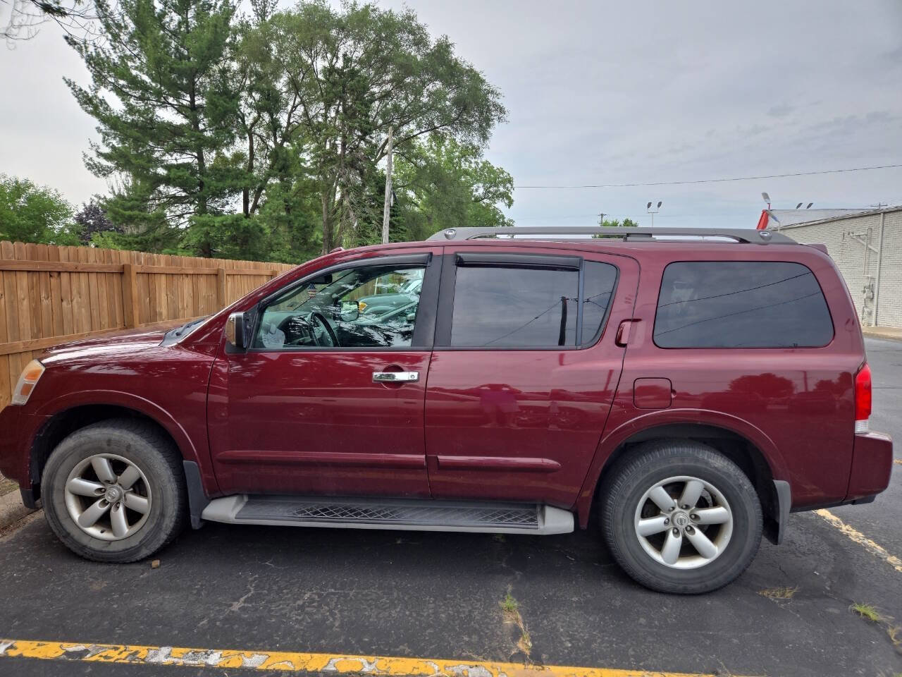 Used 2012 Nissan Armada SV image 2