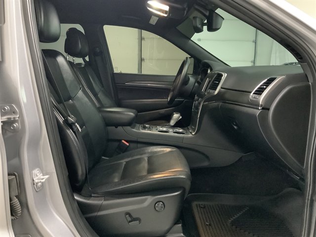 Used 2018 Jeep Grand Cherokee Limited AWD/4WD image 18