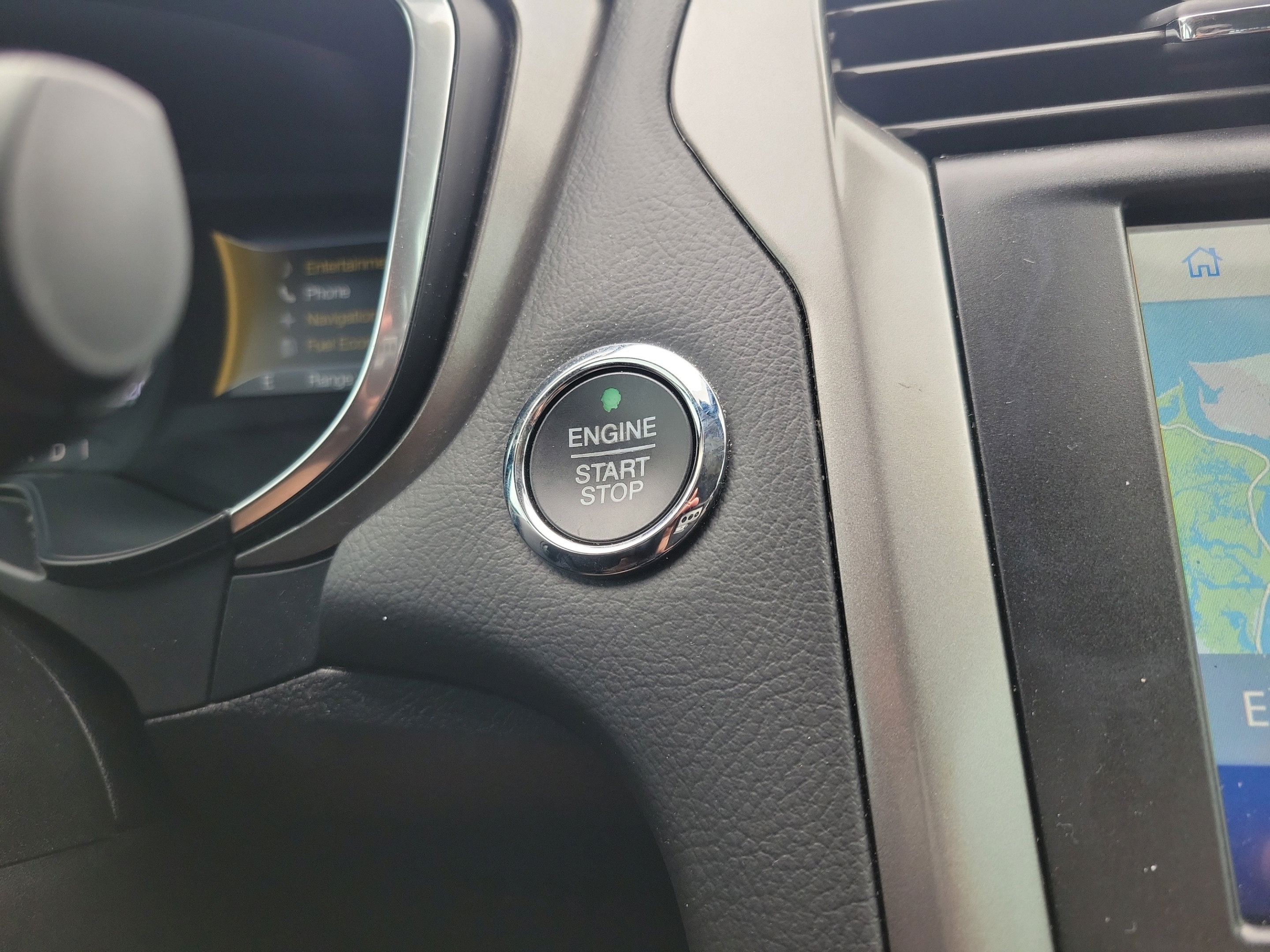 Used 2020 Ford Fusion SEL FWD image 27