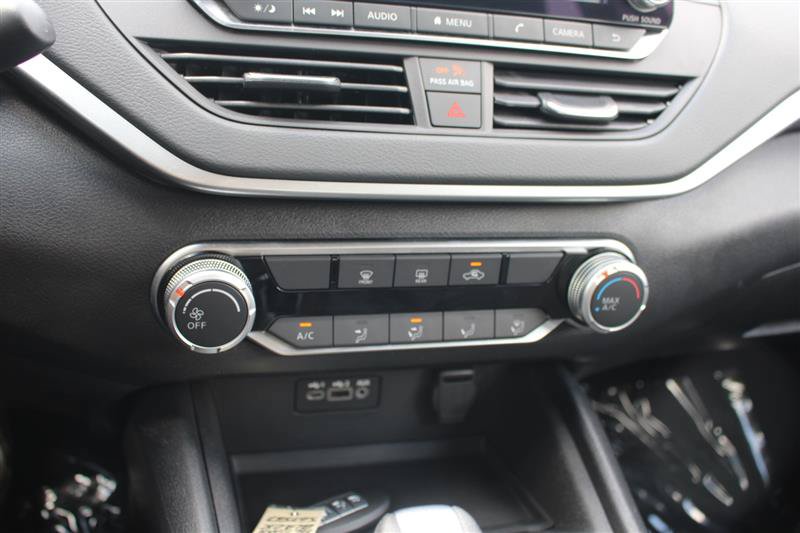 Used 2025 Nissan Altima 2.5 S FWD image 13