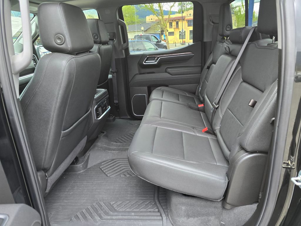 Used 2025 Chevrolet Silverado 1500 LTZ w/ LTZ Premium Package AWD/4WD image 26