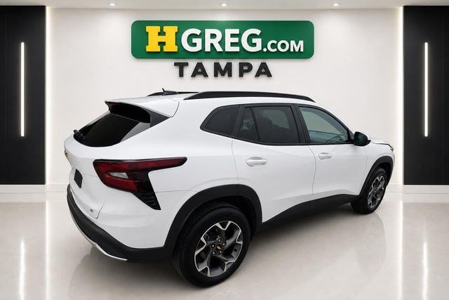 Used 2026 Chevrolet Trax LT FWD image 6