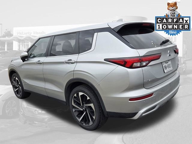 Used 2024 Mitsubishi Outlander SE image 3